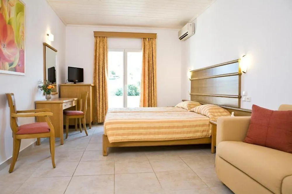 Yiannaki Hotel Ornos