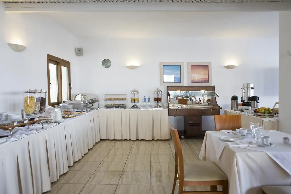 ****  Yiannaki Hotel Ornos  Greece